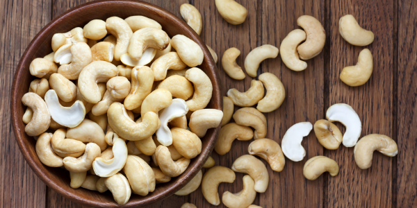 Raw cashew nuts