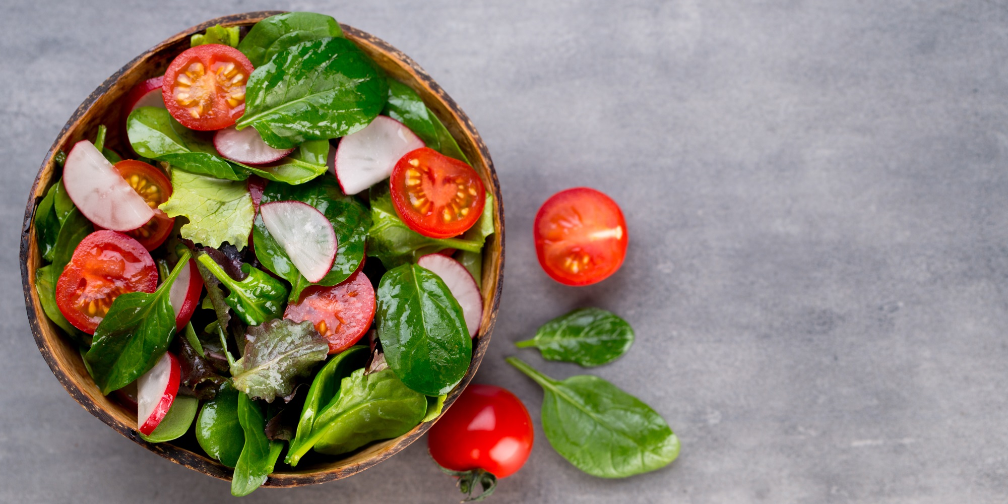 Cherry tomatoes, baby spinach, lettuce and radish