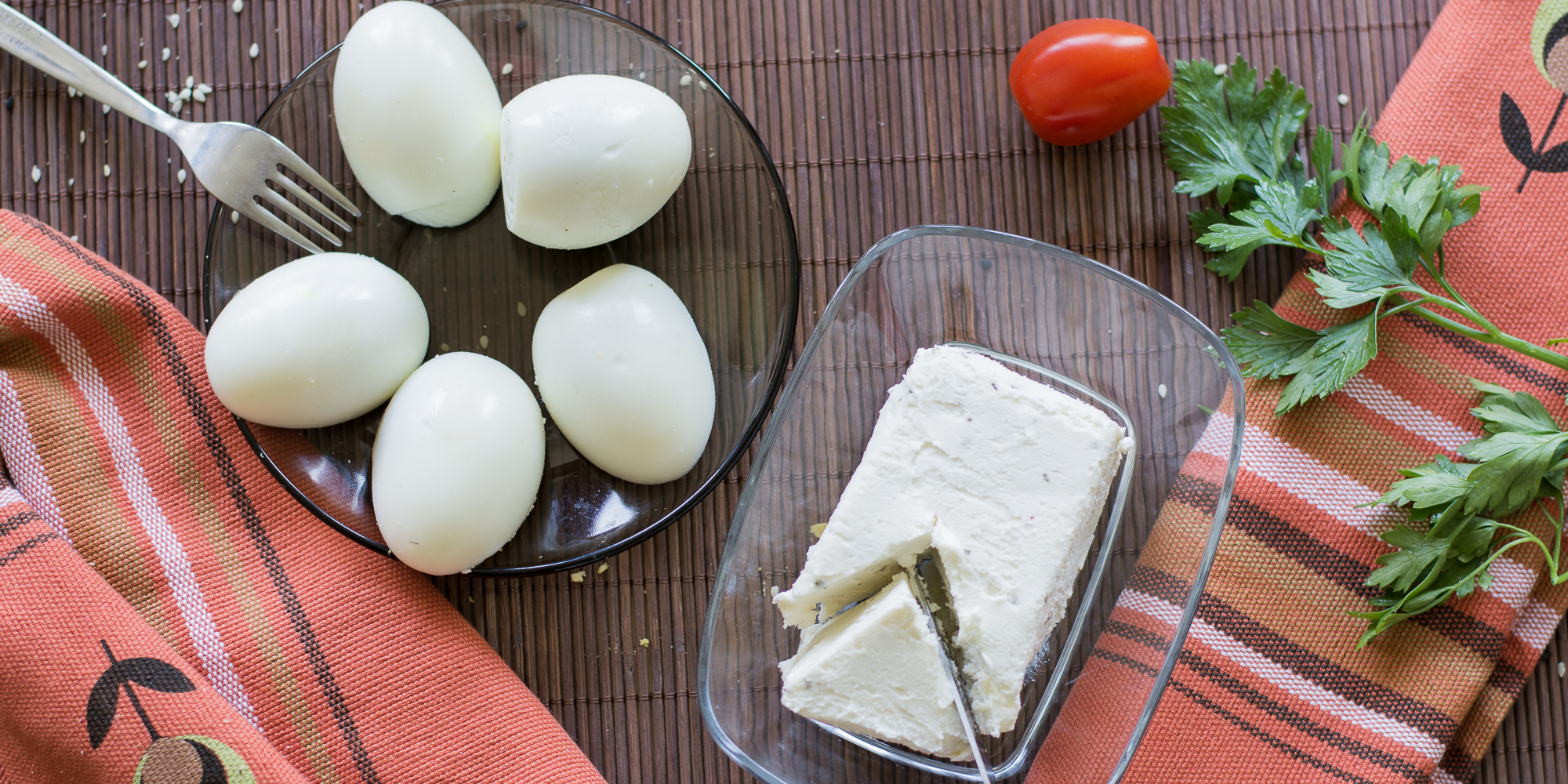Chicken egg white boiled & Light cheese, 10% fat